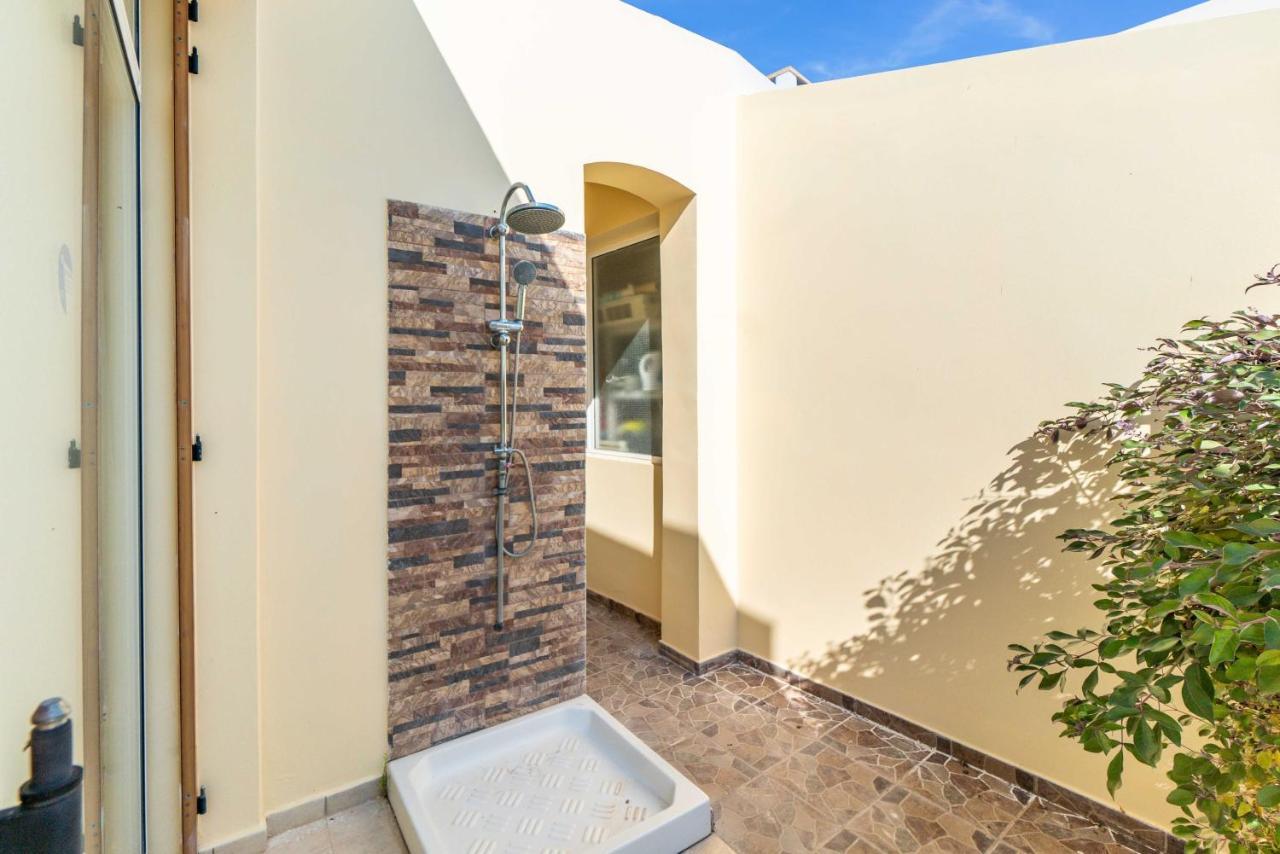 Tequila Sunrise By Ezoria Villas Coral Bay Exterior foto
